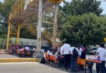 Alumnos de la Normal de Estado bloquean Calzada Sumidero en Tuxtla Gutiérrez