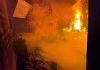 Voraz incendio causa daños a una vivienda