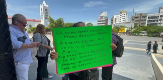 Denuncian frente a Palado de Gobierno suspensión de la Ruta 53 de Tuxtla