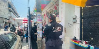 Familias colocan fichas de búsqueda de tres jóvenes desaparecidos de Jiquipilas en Cintalapa