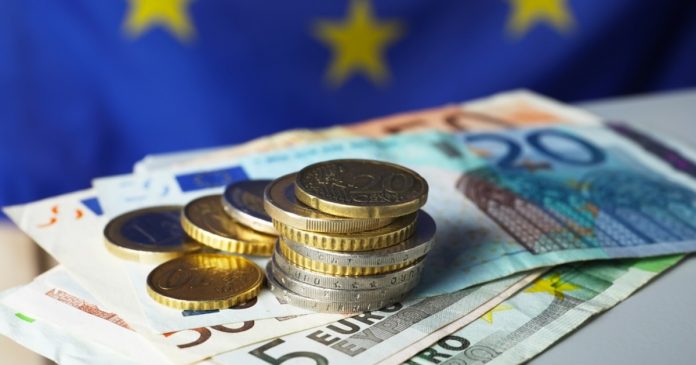 11 EURO