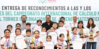 Eduardo Ramírez felicita a estudiantes de Chiapas por sus logros en torneos internacionales de matemáticas