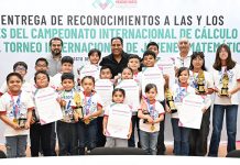 Eduardo Ramírez felicita a estudiantes de Chiapas por sus logros en torneos internacionales de matemáticas