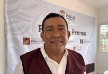 Llaman a beneficiarios de Becas Bienestar a resguardar sus tarjetas tras detención de funcionarios en Chiapas