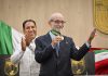 Gobernador Eduardo Ramírez Aguilar impone Medalla “Miguel Álvarez del Toro” al biólogo Carlos Guichard Romero