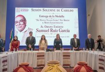 Dulce Rodríguez Ovando destaca legado de Samuel Ruiz García durante entrega de Medalla “Dr. Manuel Velasco-Suárez”