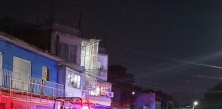 Adulto mayor fallece tras desvanecerse en la vía pública en Tuxtla