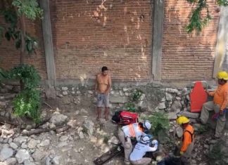 Adulto mayor resulta herido al caer a un arroyo en la colonia La Moderna