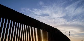 Juez permite continuar obra de muro fronterizo en Texas pese a demanda