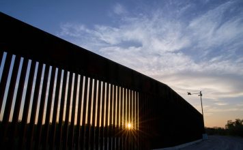 Juez permite continuar obra de muro fronterizo en Texas pese a demanda