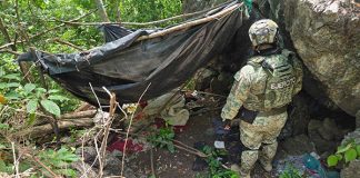 Ejército desmantela puesto de vigilancia presuntamente usado por grupos delictivos en Comalapa