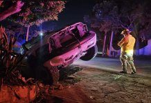 Pareja cae con su camioneta en una zanja de la carretera a Copoya; ambos fueron detenidos