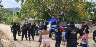 Hombre resulta herido de bala en un terreno baldío de Tuxtla