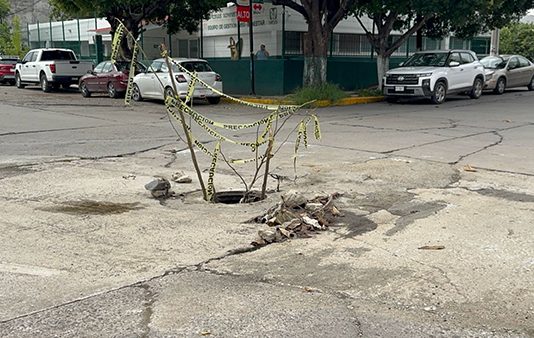 Drenaje abierto y aguas negras ponen en riesgo a vecinos de la colonia Moctezuma