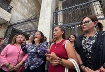 Activistas se manifiestan contra impugnación del PAN a la reforma de paridad