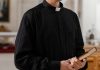 Alertan en Chiapas por sacerdotes falsos que piden dinero