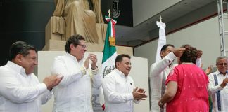 Juan Carlos Moreno Guillén presente en la entrega de la Medalla al Mérito “Notaria Laura Martínez Chanona”