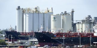 Huracán ‘Isaías’ reduce en más de un 60% producción diaria de petróleo en el Golfo de México
